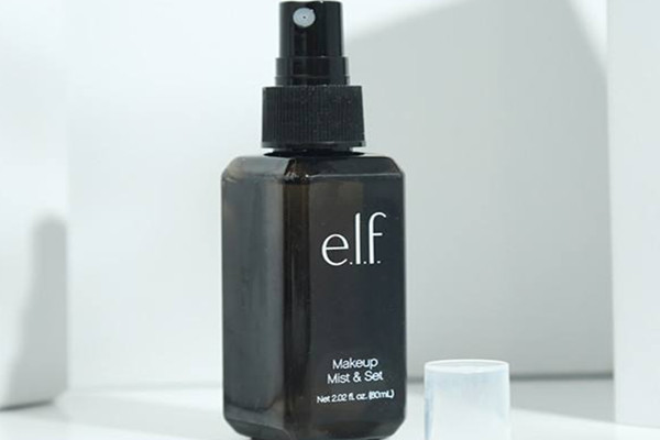 定妝噴霧用了臉會(huì)干嗎 定妝噴霧用了會(huì)悶痘嗎 定妝噴霧用了臉會(huì)干嗎 定妝噴霧用了會(huì)悶痘嗎