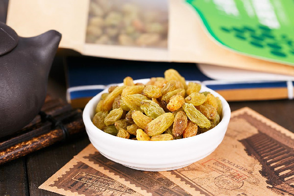 葡萄干和葡萄營(yíng)養(yǎng)一樣嗎 葡萄干和葡萄含糖量哪個(gè)高 葡萄干和葡萄營(yíng)養(yǎng)一樣嗎 葡萄干和葡萄含糖量哪個(gè)高