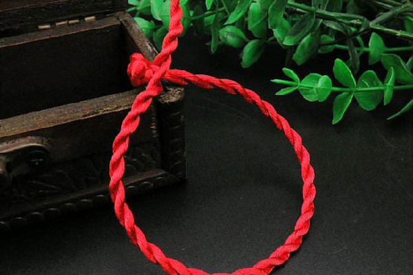 紅繩是什么意思 紅繩可以隨便戴嗎 紅繩是什么意思 紅繩可以隨便戴嗎