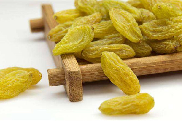 葡萄干可以做哪些美食 葡萄干可以泡酒喝嗎 葡萄干可以做哪些美食 葡萄干可以泡酒喝嗎
