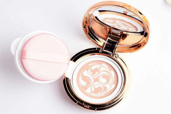 氣墊bb霜涂之前要用隔離嗎 氣墊bb霜和隔離霜的區(qū)別 氣墊bb霜涂之前要用隔離嗎 氣墊bb霜和隔離霜的區(qū)別