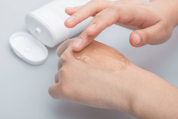 去角質(zhì)能收縮毛孔么 去角質(zhì)對(duì)粉刺有效果嗎 去角質(zhì)能收縮毛孔么 去角質(zhì)對(duì)粉刺有效果嗎