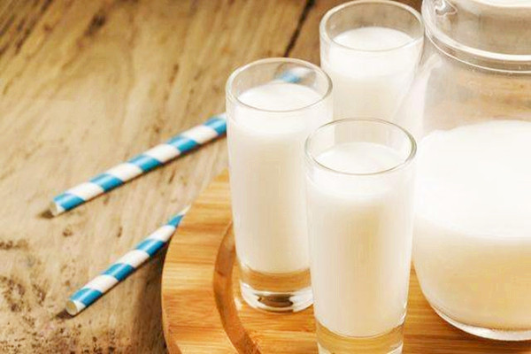 牛奶是上火還是降火的 牛奶喝了會(huì)長(zhǎng)痘嗎 牛奶是上火還是降火的 牛奶喝了會(huì)長(zhǎng)痘嗎