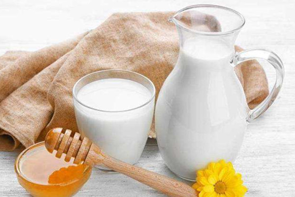 牛奶是上火還是降火的 牛奶喝了會(huì)長(zhǎng)痘嗎 牛奶是上火還是降火的 牛奶喝了會(huì)長(zhǎng)痘嗎