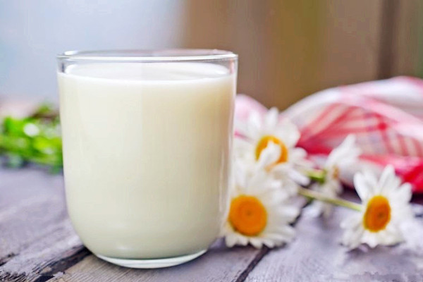 熱牛奶和常溫牛奶哪個(gè)好 熱牛奶和常溫牛奶的區(qū)別