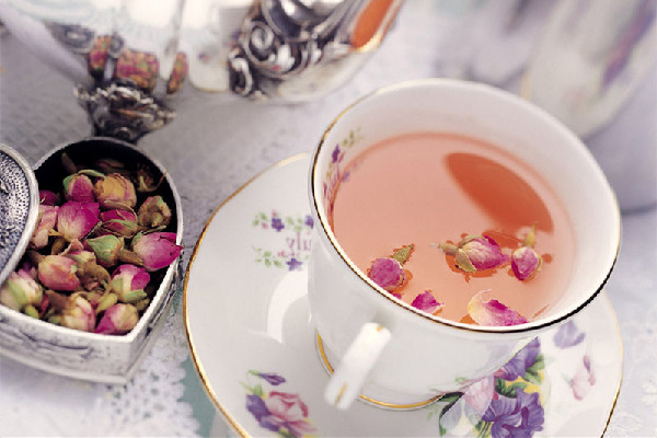 玫瑰花泡水是花朵好還是花苞好 玫瑰花泡水是藍(lán)色的能喝嗎 玫瑰花泡水是花朵好還是花苞好 玫瑰花泡水是藍(lán)色的能喝嗎