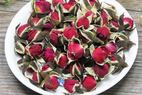 玫瑰花泡水可以長(zhǎng)期喝嗎 玫瑰花泡水可以用保溫杯泡嗎 玫瑰花泡水可以長(zhǎng)期喝嗎 玫瑰花泡水可以用保溫杯泡嗎