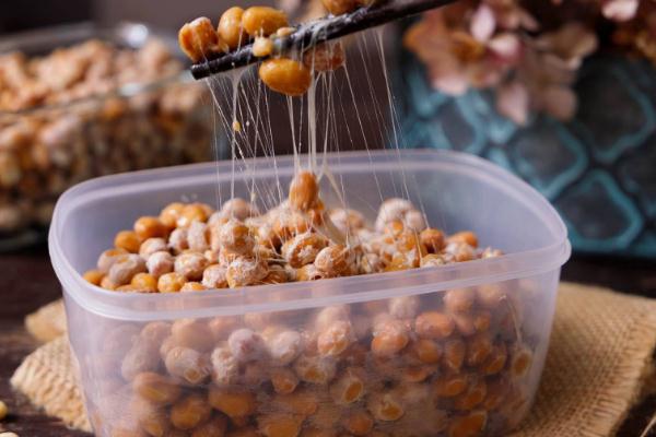 納豆有臭味正常嗎 為什么納豆會有難聞的味道 納豆有臭味正常嗎 為什么納豆會有難聞的味道