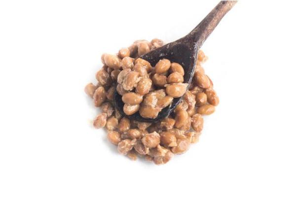 納豆要加醬油嗎 納豆需要放什么調(diào)料 納豆要加醬油嗎 納豆需要放什么調(diào)料