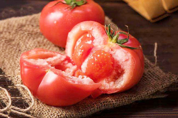 西紅柿的熱量是多少大卡 西紅柿?xí)粫L胖 西紅柿的熱量是多少大卡 西紅柿?xí)粫L胖