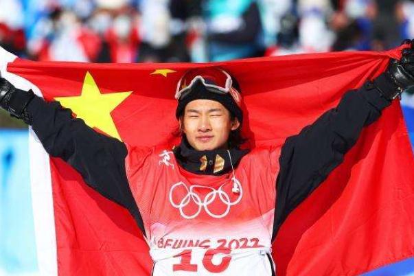 蘇翊鳴比賽裁判長:給冠軍分打高了 單板滑雪大跳臺(tái)比賽規(guī)則 蘇翊鳴比賽裁判長:給冠軍分打高了 單板滑雪大跳臺(tái)比賽規(guī)則