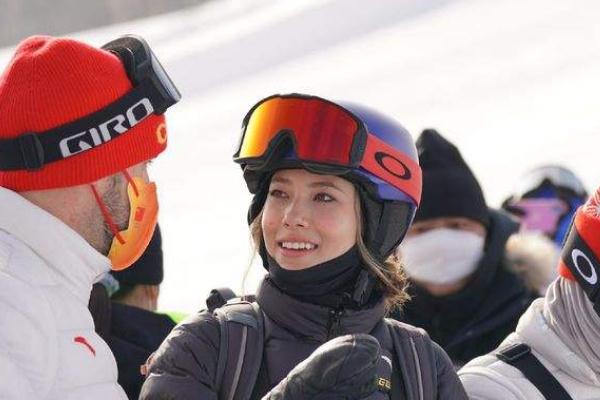 谷愛(ài)凌到現(xiàn)場(chǎng)給中國(guó)隊(duì)加油 滑雪要注意哪些事項(xiàng) 谷愛(ài)凌到現(xiàn)場(chǎng)給中國(guó)隊(duì)加油 滑雪要注意哪些事項(xiàng)