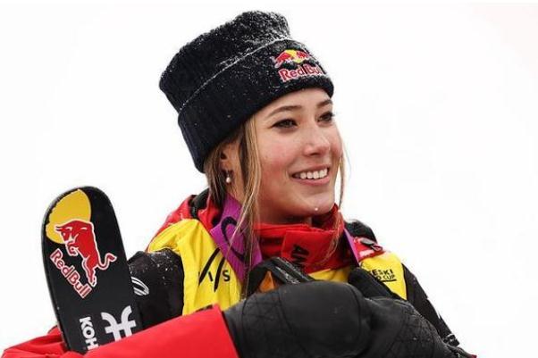 谷愛(ài)凌第二跳79.38等分時(shí)吃餡餅 滑雪坡面障礙規(guī)則 谷愛(ài)凌第二跳79.38等分時(shí)吃餡餅 滑雪坡面障礙規(guī)則