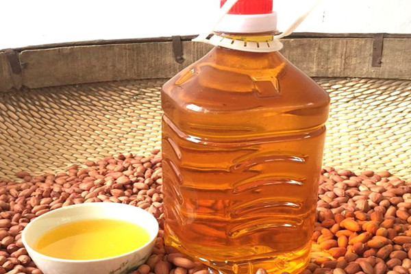 花生油是不是植物油 花生油是不是轉(zhuǎn)基因的 花生油是不是植物油 花生油是不是轉(zhuǎn)基因的
