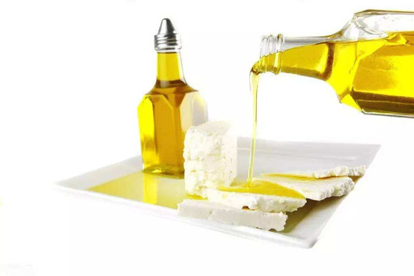 花生油生榨好還是熟榨好 花生油有沉淀物還能吃嗎 花生油生榨好還是熟榨好 花生油有沉淀物還能吃嗎