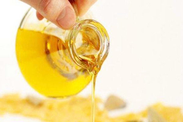 花生油的熱量是多少大卡 花生油吃了長胖嗎 花生油的熱量是多少大卡 花生油吃了長胖嗎