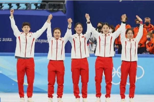 安賢洙說(shuō)掌聲無(wú)關(guān)獎(jiǎng)牌顏色 短道速滑姑娘們領(lǐng)獎(jiǎng) 安賢洙說(shuō)掌聲無(wú)關(guān)獎(jiǎng)牌顏色 短道速滑姑娘們領(lǐng)獎(jiǎng)