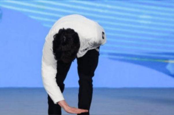 韓國運(yùn)動(dòng)員回應(yīng)頒獎(jiǎng)儀式擦領(lǐng)獎(jiǎng)臺(tái) 速滑和短道的區(qū)別