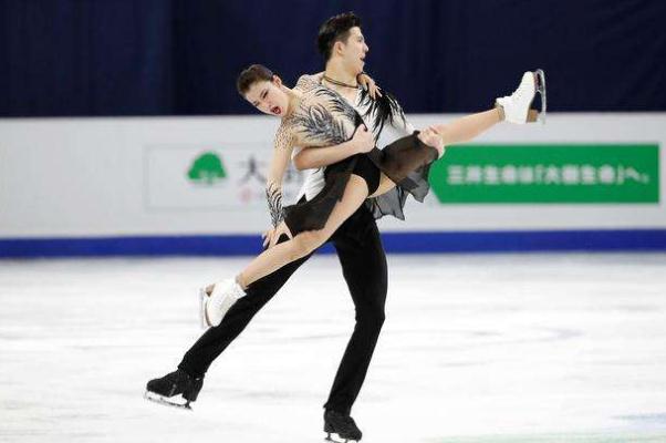 王詩玥柳鑫宇184.42分 雙人花樣滑冰比賽規(guī)則 王詩玥柳鑫宇184.42分 雙人花樣滑冰比賽規(guī)則