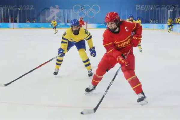 女子冰球美國芬蘭互毆 冰球可以打架是真的嗎 女子冰球美國芬蘭互毆 冰球可以打架是真的嗎