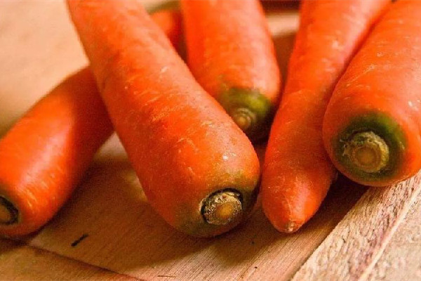 胡蘿卜有哪些維生素 胡蘿卜對(duì)眼睛的功效和作用 胡蘿卜有哪些維生素 胡蘿卜對(duì)眼睛的功效和作用