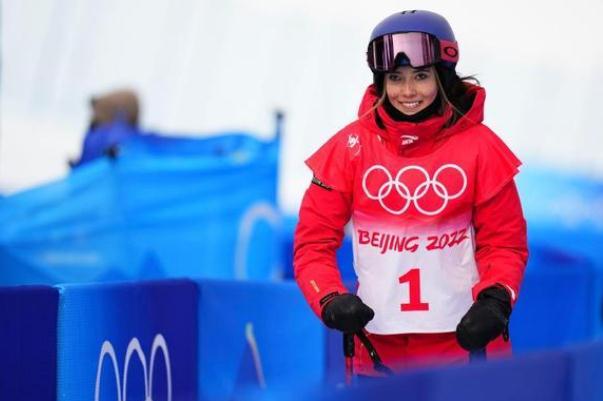 谷愛凌輕松晉級U型場地技巧決賽 滑雪過程中為什么要碰旗門 谷愛凌輕松晉級U型場地技巧決賽 滑雪過程中為什么要碰旗門