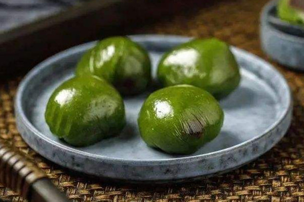 青團(tuán)要蒸多少分鐘 青團(tuán)蒸好后為什么會出現(xiàn)變色 青團(tuán)要蒸多少分鐘 青團(tuán)蒸好后為什么會出現(xiàn)變色