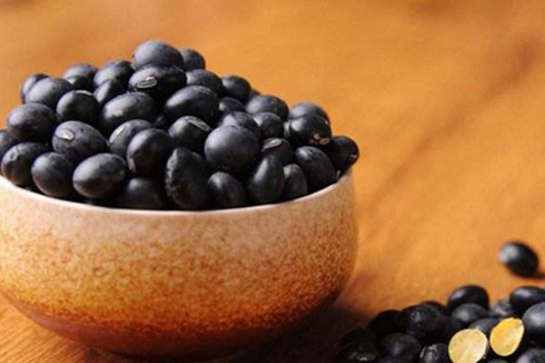 黑豆可以泡一晚上嗎 黑豆泡水會(huì)掉色嗎 黑豆可以泡一晚上嗎 黑豆泡水會(huì)掉色嗎