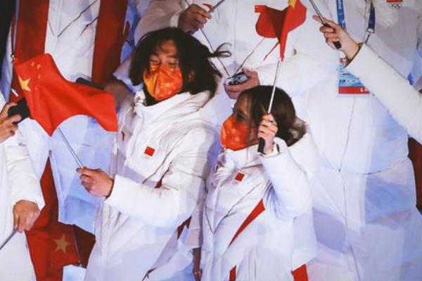 谷愛(ài)凌蘇翊鳴同框像在蹦迪 閉幕式央視解說(shuō)泰斗宋世雄再度出山 谷愛(ài)凌蘇翊鳴同框像在蹦迪 閉幕式央視解說(shuō)泰斗宋世雄再度出山