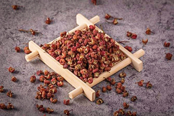 花椒可以泡酒嗎 花椒泡酒喝有什么好處 花椒可以泡酒嗎 花椒泡酒喝有什么好處