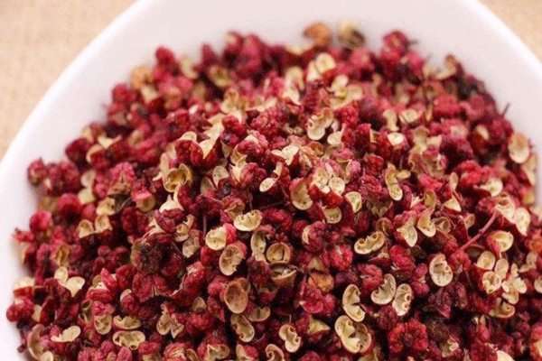 花椒泡水什么時間喝 花椒泡水什么人不能喝 花椒泡水什么時間喝 花椒泡水什么人不能喝