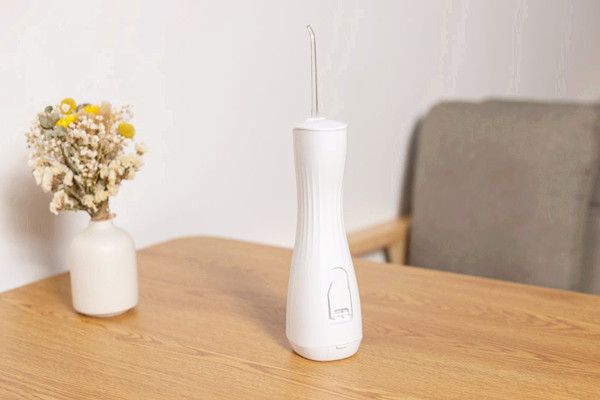 沖牙器可以兩個人共用嗎 沖牙器可以把牙結(jié)石沖下來嗎 沖牙器可以兩個人共用嗎 沖牙器可以把牙結(jié)石沖下來嗎