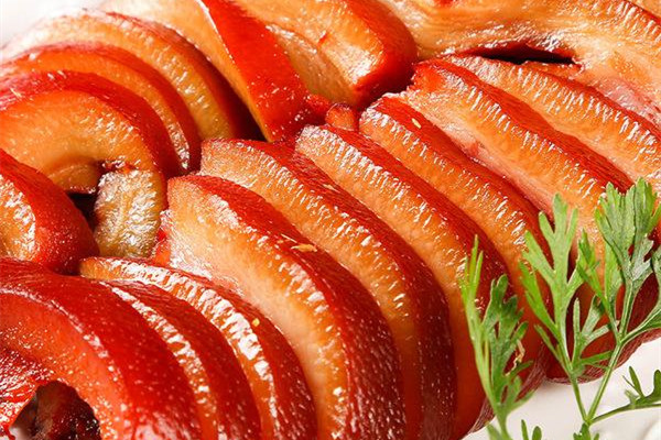 豬頭肉是膠原蛋白還是脂肪 豬頭肉有什么營(yíng)養(yǎng)價(jià)值 豬頭肉是膠原蛋白還是脂肪 豬頭肉有什么營(yíng)養(yǎng)價(jià)值