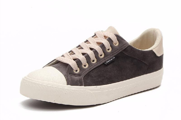 鞋子脫膠用什么膠水粘最好 鞋子脫膠是質(zhì)量問題嗎