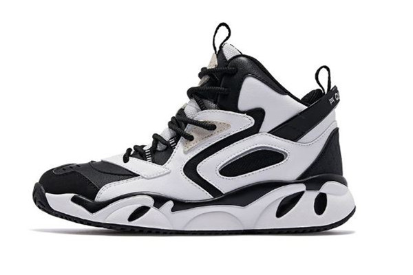 運(yùn)動(dòng)鞋買多少錢合適 運(yùn)動(dòng)鞋貴的和便宜的有什么區(qū)別 運(yùn)動(dòng)鞋買多少錢合適 運(yùn)動(dòng)鞋貴的和便宜的有什么區(qū)別