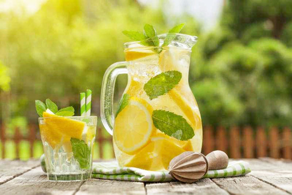 檸檬泡水能天天喝嗎 檸檬泡水能治口臭嗎 檸檬泡水能天天喝嗎 檸檬泡水能治口臭嗎