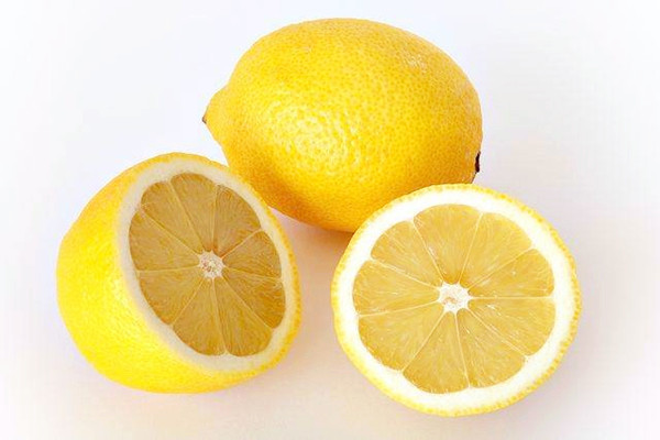 檸檬泡水能天天喝嗎 檸檬泡水能治口臭嗎 檸檬泡水能天天喝嗎 檸檬泡水能治口臭嗎