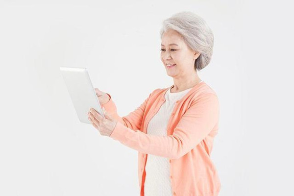 白頭發(fā)拔了還會(huì)長嗎 白頭發(fā)會(huì)自然變黑嗎 白頭發(fā)拔了還會(huì)長嗎 白頭發(fā)會(huì)自然變黑嗎