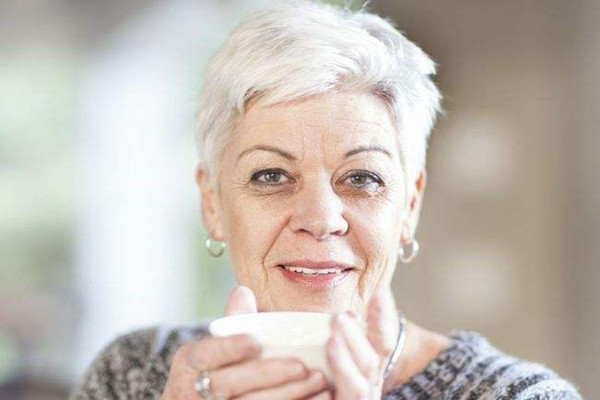 白頭發(fā)跟熬夜有關系嗎 白頭發(fā)跟情緒有關嗎 白頭發(fā)跟熬夜有關系嗎 白頭發(fā)跟情緒有關嗎