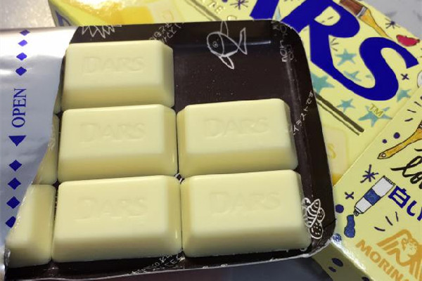 白巧克力是什么做的 白巧克力是不是巧克力 白巧克力是什么做的 白巧克力是不是巧克力