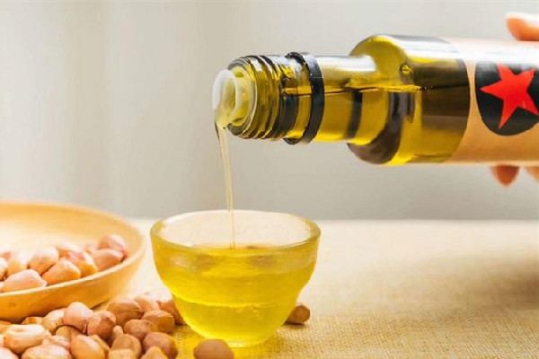 花生油變渾濁什么原因 花生油變渾濁還能吃嗎 花生油變渾濁什么原因 花生油變渾濁還能吃嗎