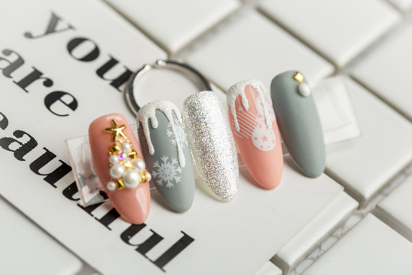 抖音最火的美甲 美甲什么膠最好 抖音最火的美甲 美甲什么膠最好