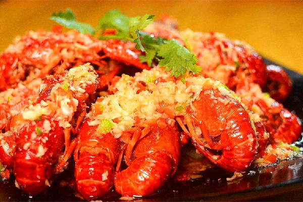 小龍蝦為什么要放啤酒 小龍蝦放啤酒的作用 小龍蝦為什么要放啤酒 小龍蝦放啤酒的作用