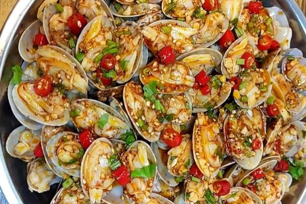 花甲里面的黑色東西能吃嗎 花甲是涼性還是熱性的 花甲里面的黑色東西能吃嗎 花甲是涼性還是熱性的