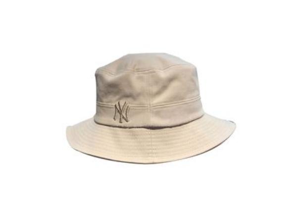 黃色漁夫帽搭配什么衣服好看 黃漁夫帽搭配方法