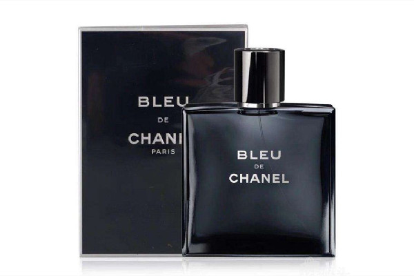 香奈兒香水放一年還能用嗎 香奈兒香水放久了味道會(huì)變嗎 香奈兒香水放一年還能用嗎 香奈兒香水放久了味道會(huì)變嗎