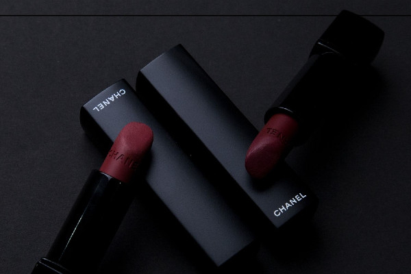 香奈兒口紅是啞光還是滋潤(rùn)的 香奈兒口紅買(mǎi)什么顏色好看 香奈兒口紅是啞光還是滋潤(rùn)的 香奈兒口紅買(mǎi)什么顏色好看