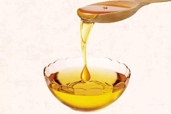 大豆油有白色沉淀物物能吃嗎 大豆油有沉淀物正常嗎 大豆油有白色沉淀物物能吃嗎 大豆油有沉淀物正常嗎