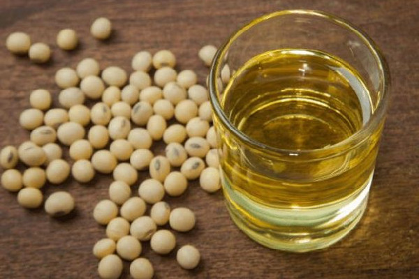 大豆油和菜籽油哪個(gè)好 大豆油的功效和作用 大豆油和菜籽油哪個(gè)好 大豆油的功效和作用