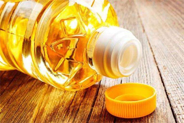 大豆油怎么熬成熟油 大豆油是反式脂肪酸嗎 大豆油怎么熬成熟油 大豆油是反式脂肪酸嗎